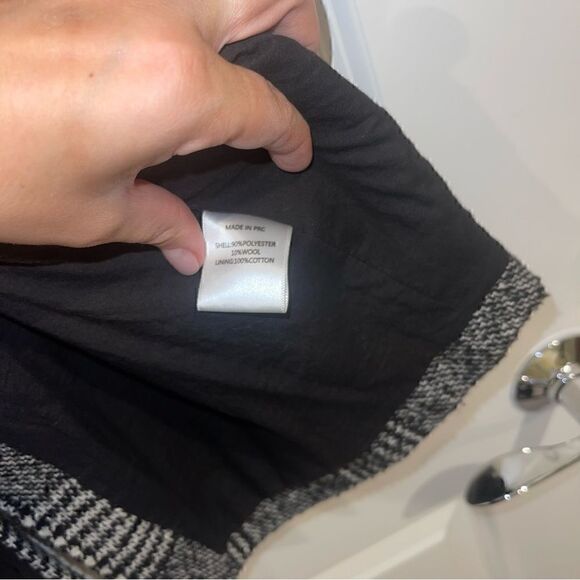 Shilla Exotic Check Coar - Picture 7 of 9